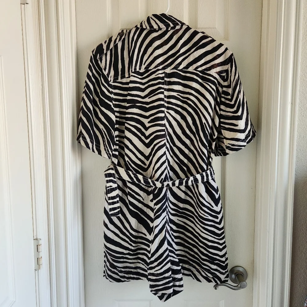 Banana Republic Zebra Safari Romper 100% Linen Size M‎ Belted Shorts